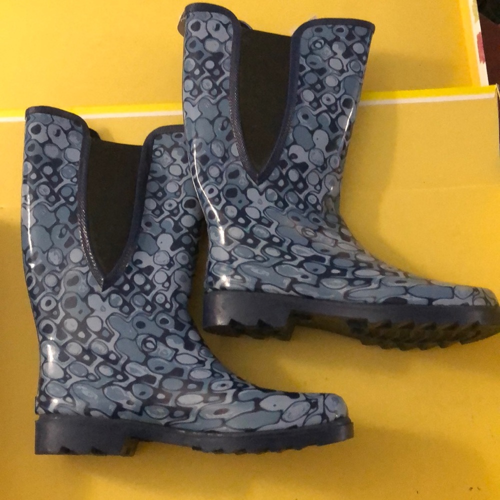 Rain boots New with  tags